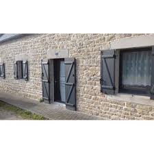 Ensemble De Volets Battants A Barres Et Echarpes Z 2 Vantaux Sur Porte D Entree Et Fenetres Volet Battant Volets Battants Aluminium Volet