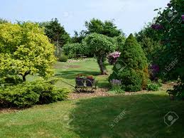 Ab sofort räumungsverkauf wegen machen sie mehr aus ihrem garten. Attraktive Schone Englischen Stil Formalen Garten Klassisch Kreativ Garten Lizenzfreie Fotos Bilder Und Stock Fotografie Image 58920826