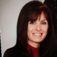 Mary Rivette's Instagram, Twitter & Facebook