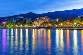 Сосна на скале, море, крым. Rejting Kurortov Kryma Po Minimalnoj Stoimosti Kvartir U Morya