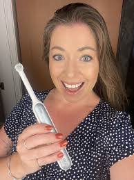 Julie Colgate's Instagram, Twitter & Facebook