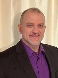 Dwight Huggins's Instagram, Twitter & Facebook