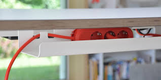 An vielen stellen im alltag begegnet ihnen das leidige thema, wie sie ein lampenkabel verstecken können. Hohenverstellbare Schreibtische Und Kabelmanagement Smartfurniture