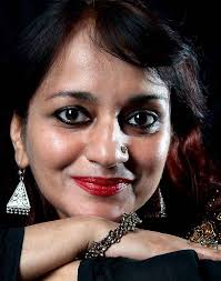 Looking for political commentators for book projects