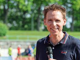 Frank busemann is a former german decathlete. Zehnkampfer Frank Busemann Beim Tag Der Offenen Tur An Der Pfh Gottingen