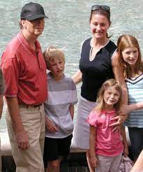 Bill gates children are living the life of regular kids dealing with regular parent's rules—even in technology. Interesting Facts About Bill Gates Children Scoopify