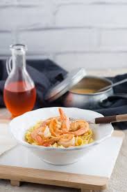 Tagliatelle Aux Gambas Et Huile De Homard Maison Tagliatelles Homard Recettes De Cuisine