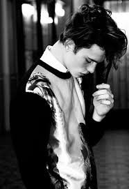 Black And White Male Model Pic Street Fashion Harry Styles Harry Styles Wallpaper Harry Edward Styles