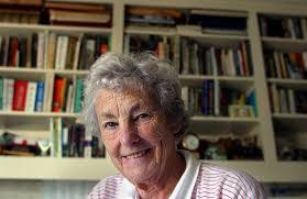 Ellen Roe's Instagram, Twitter & Facebook