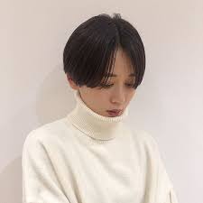 藤沢 麻衣はinstagramを利用しています 思い切ってばっさり ハンサムショートって言うらしいよ ちょっとモード感のある ショート やってみたかったので嬉しいです 顔まわりに毛がないドキドキがすごいけど わたしのショートは q ハンサム