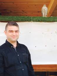 Atmaca salımı töreninde bir konuşma yapan arhavi avcılar ve atmacacılar derneği yönetim kurulu başkanı refik. Sait Camlica Artvin Arhavi Atmaca Kusu Facebook