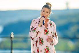 Katrine moholt og stian staysman thorbjørnsen er programledere for allsang på grensen i 2020. Tone Damlis Beskjed Rett For Allsang Pa Grensen