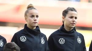 He has been a youth international for germany, earning caps for the u18 and u20 team. Frauen Wm 2019 Zwei Teenagerinnen Retten Das Dfb Team Jugend Forscht