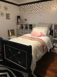 Black and white is a classic color combination that creates a timeless and peaceful look. Pink Black And Gold Black White And Gold Bedroom Gold Room Decor Gold Bedroom
