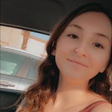 Raquel Potts's Instagram, Twitter & Facebook