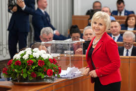 She was elected to sejm on september 25, 2005 getting 12,188 votes in 35 olsztyn district, candidating from the civic platform list. Lidia Staron Na Czele Nowej Komisji W Senacie Watpliwy Pomysl
