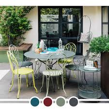 Fermob propose un large choix de tables de jardin rectangulaires, de toutes les tailles ! Table De Jardin Fermob Montmartre O 117 Cm Raviday Jardin
