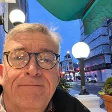 Elizabeth Schiff's Instagram, Twitter & Facebook