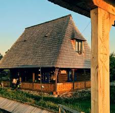 Casa Din Vale Breb Barns For Rent In Breb Județul Maramureș Romania Tiny Houses For Rent Architecture Traditional House