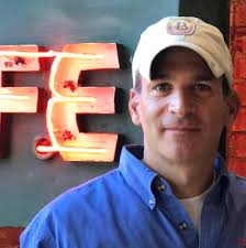 What is the date of this photo of Pearl Street?