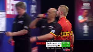 W meczu finałowym world matchplay 2020 dimitri van den bergh pokonał gary'ego andersona 18:10 i został pierwszym w historii debiutantem, który sięgnął po puchar w tym turnieju. Pdc Darts On Twitter Dimitri Van Den Bergh Is The Champion An Incredible Performance From The Belgian On His Debut Year To Beat Gary Anderson And Become The 2020 Betfred World