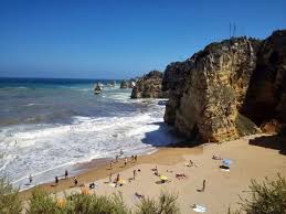 A tenger és a park között lévő hotel erkélyéről jóval kényelmesebben csodálhatjuk meg a. Alomszep Kirandulas Farobol Algarve Latnivaloi Terkeppel Netkoffer Hu