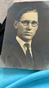 From Wikipedia: "About 310 million years ago, Carbon Hill was located south  of the equator, in a swampy area, where reptiles walked. Carbon Hill is  noted for fossil discoveries from that era.