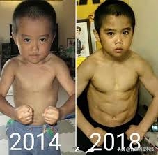 Lots of young kids are very active, actively growing, and have little body fat… so… they have those visible abs. A 9 Year Old Kid Imitates Bruce Lee To Practice Six Pack Abs And Does 300 Push Ups Every Day I Really Admire Him Daydaynews
