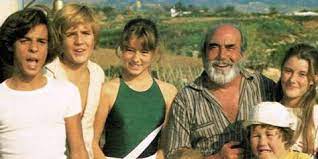 Verano azul fue una serie de televisión española producida en 1981, dirigida por antonio mercero y rodada en la localidad malagueña de nerja, casi al lado de mi casa. Verano Azul 36 Anos Despues De La Muerte De Chanquete
