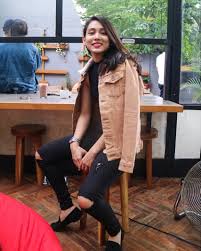 Potret pilot cantik athira farina yang dijodohkan dengan el rumi. Athira Farina Pilot Wanita Yang Dobrak Standar Cantik Itu Harus Tampil Feminin