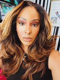 In a world of so many thorns be a flower 🌹