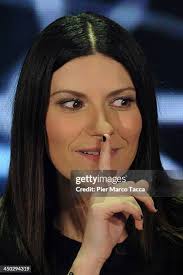 laura Pausini · 1.3M threads