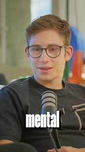 Wir wollten mehr als Gespräche. 🎥 Mit „Talk it Easy Stories“ beginnt ein  neues Kapitel. Ein Format, das tiefer geht. Näher an den Menschen, an ihren  Routinen, ihren Zweifeln und an dem,