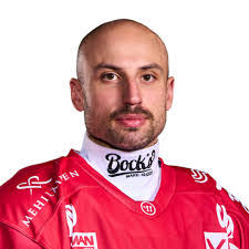 Erik Brown's Instagram, Twitter & Facebook