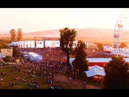 Vezi ce artisti urca pe scena in 2019 la unul dintre cele mai asteptate festivaluri de muzica. Electric Castle Showcases The Very Best Of Transylvania Arts Culture