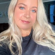 whitney burt. (@whinny_b)