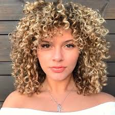 Me cepillo el cabello todas las noches. Curly Girls How To Style Your Curls After Showering By Anais Canto Medium