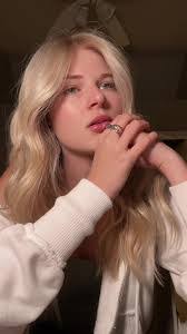 Melinda Buckner's Instagram, Twitter & Facebook