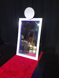 Perth 39 S First Magical Selfie Mirror Hire The Mirror Me Booth Perth Vivid Media Photo Booths Will Entertain Guests Mirror Booth Mirror Entertaining Guests