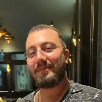 300+ perfiles de «Bennaceur»