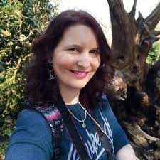 Sonia Stokes's Instagram, Twitter & Facebook