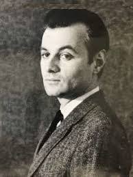 Robert Rosson's Instagram, Twitter & Facebook