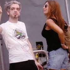 Selvaggia lucarelli opinionista, conduttrice televisiva, conduttrice radiofonica e blogger italiana, è nata a selvaggia lucarelli nel 1998 debutta al teatro come autrice ed attrice teatrale di commedie. Selvaggia Lucarelli Eta Altezza E Peso Il Fidanzato Lorenzo Il Figlio Leon E Quei Flirt Sconosciuti Con Due Super Vip Caffeina Magazine