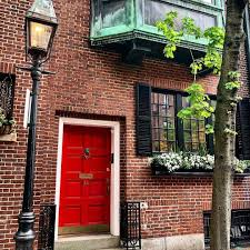 Red Brick And Red Door Classic Boston Schindlerphotos Beaconhill Brownstone Brownstoner B Boston Apartment Boston Real Estate New England Homes