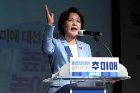 맹수의 포효를 연상케 하는 가창력은 풍부한 성량과 두터우면서도 애절한 중저음의 목소리를 가지고 있다. Dpfjct4sqhai5m