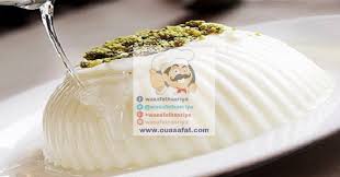 الهيطلية أو الملهبية من الحلويت الباردة الشهيرة في دول الشام وخاصة المطبخ المطبخ الشامي وتمتع الهيطلية بمذاقها الشهي ومنظرها الجشاب إض Confectionery Food Cake