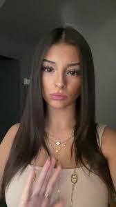 Angelina Cox's Instagram, Twitter & Facebook