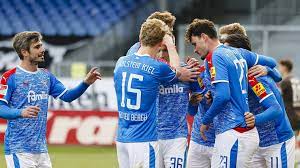 Das aufstiegsrennen in der 2. Zweite Fussball Bundesliga Kiel Schlagt St Pauli 4 0
