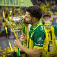 César Velasco (@Cesillas10)