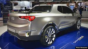 Apr 15, 2021 · the santa cruz makes up for the small bed with some handy storage features. 2021 Hyundai Santa Cruz Preview This Auto Show Star Is Headed To The Showroom Carnichiwa